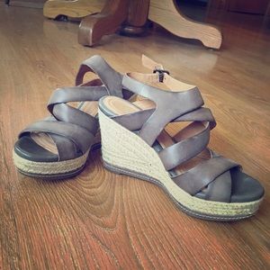 Clark’s leather spring/ summer heel